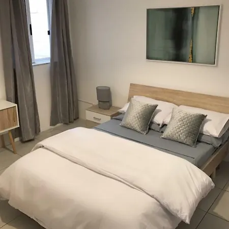 Luxory Swieqi *